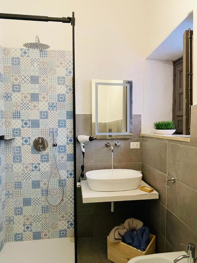 La Viuzza Hotel Noto Bagian luar foto